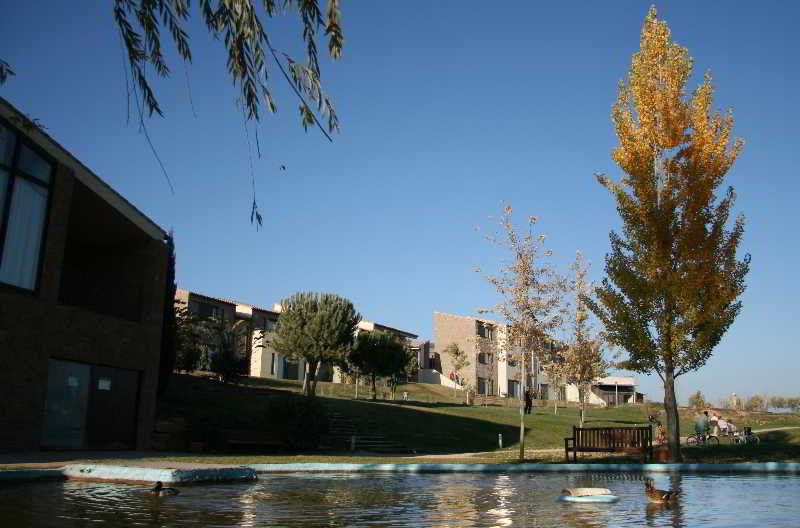 Vilar Rural De Cardona Bagian luar foto