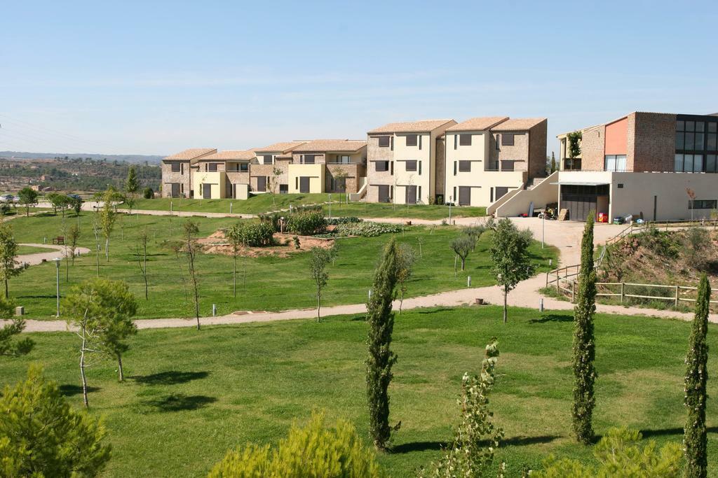Vilar Rural De Cardona Bagian luar foto